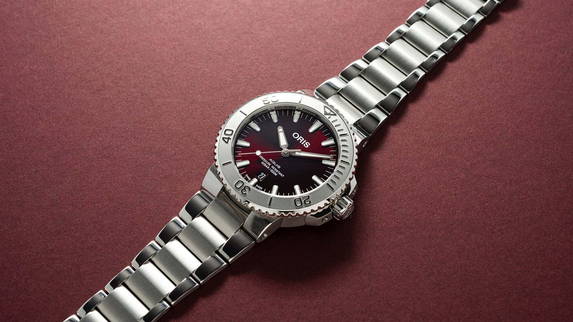 Оригинальные часы Oris Oris Aquis Date Relief  01 733 7766 4158-07 8 22 05PEB механические калибр механизма 733 общий вид